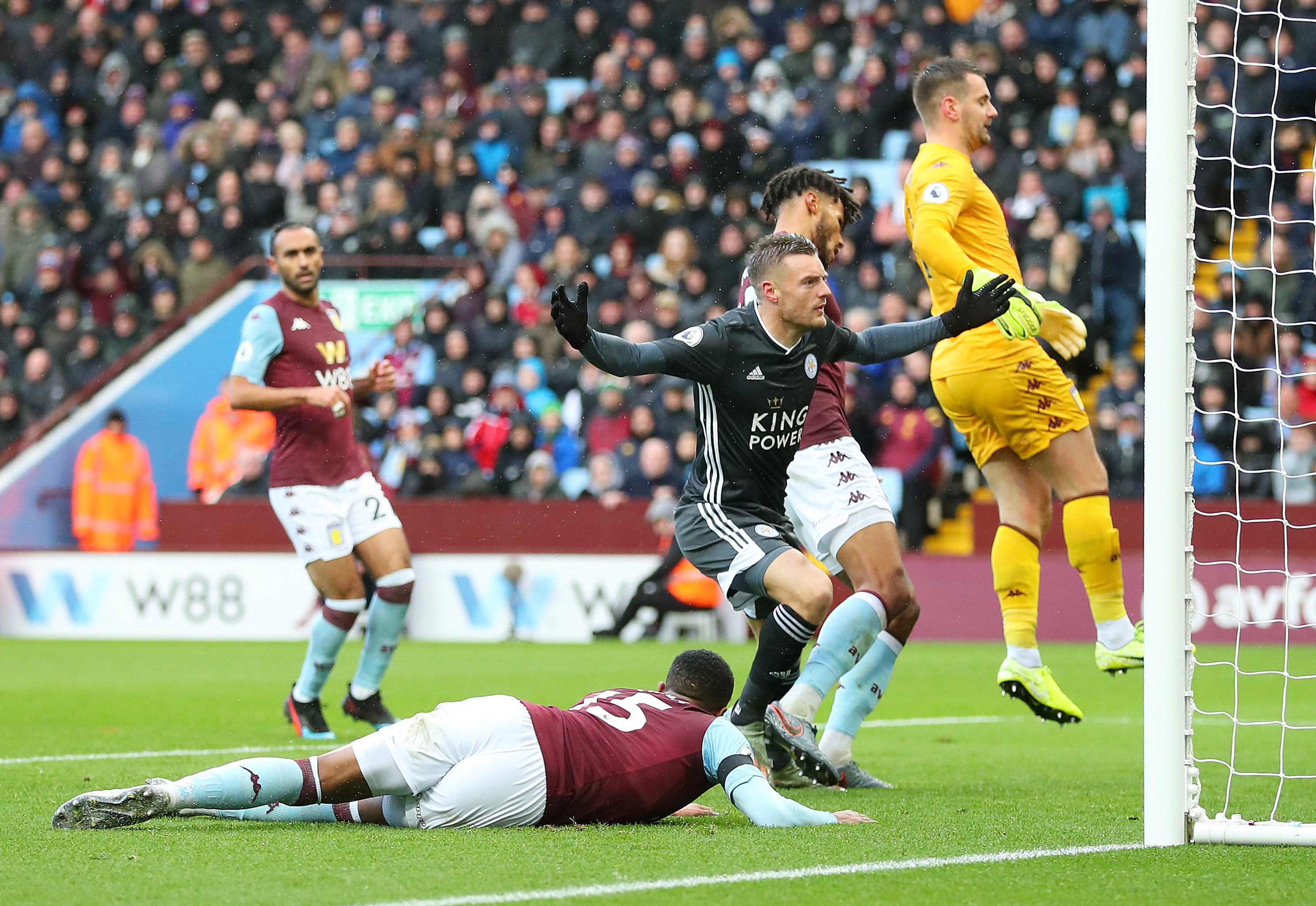 呈防守状态 呈防守状态